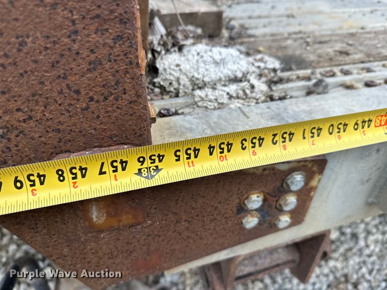 image for item FK1763 2005 Fontaine drop deck trailer