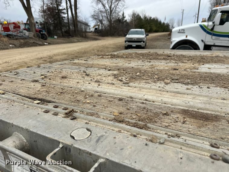 image for item FK1763 2005 Fontaine drop deck trailer