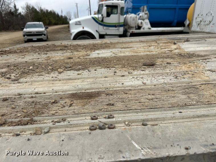 image for item FK1763 2005 Fontaine drop deck trailer