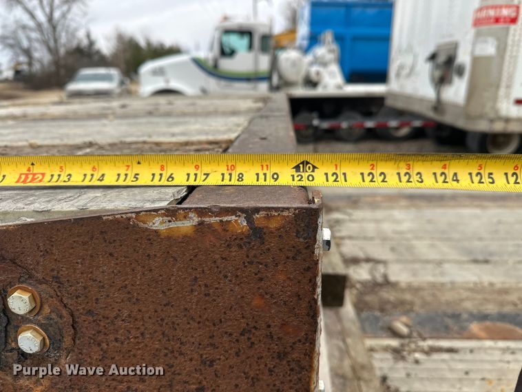 image for item FK1763 2005 Fontaine drop deck trailer