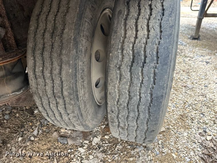 image for item FK1763 2005 Fontaine drop deck trailer