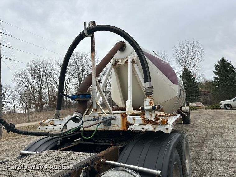 image for item FK1764 1989 Fruehauf HAB-T2-J 1000 pneumatic dry bulk trailer