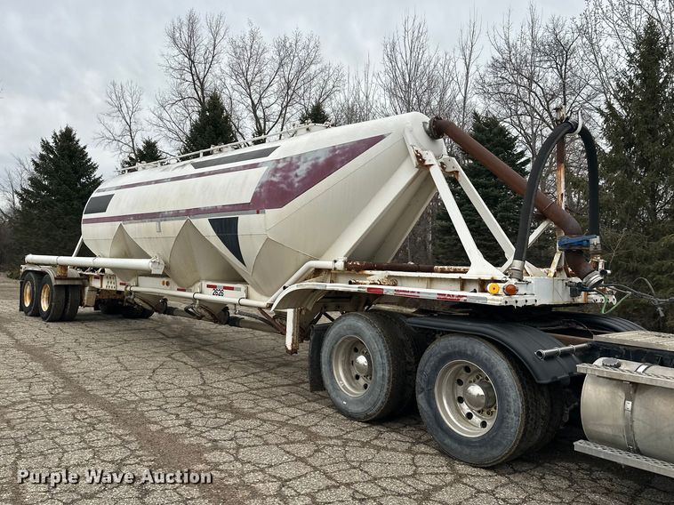 image for item FK1764 1989 Fruehauf HAB-T2-J 1000 pneumatic dry bulk trailer