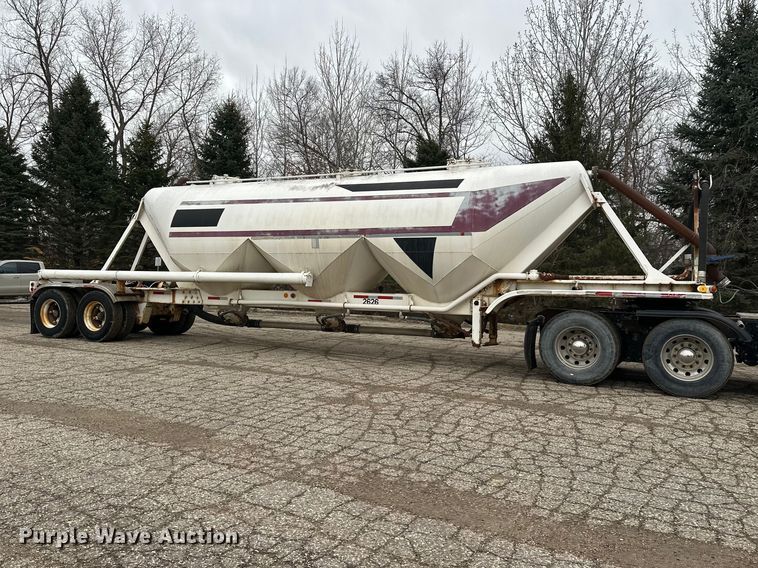 image for item FK1764 1989 Fruehauf HAB-T2-J 1000 pneumatic dry bulk trailer