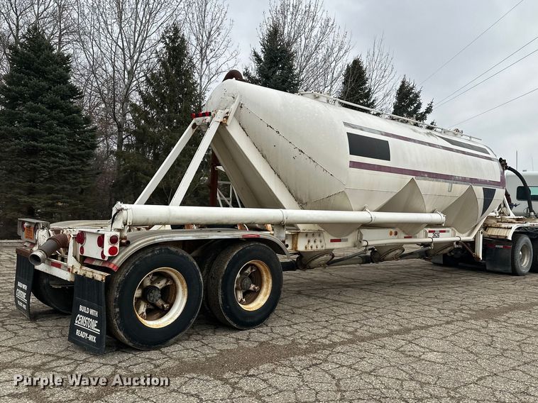 image for item FK1764 1989 Fruehauf HAB-T2-J 1000 pneumatic dry bulk trailer