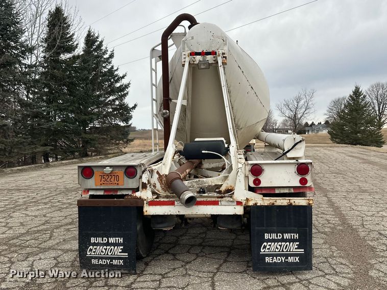 image for item FK1764 1989 Fruehauf HAB-T2-J 1000 pneumatic dry bulk trailer