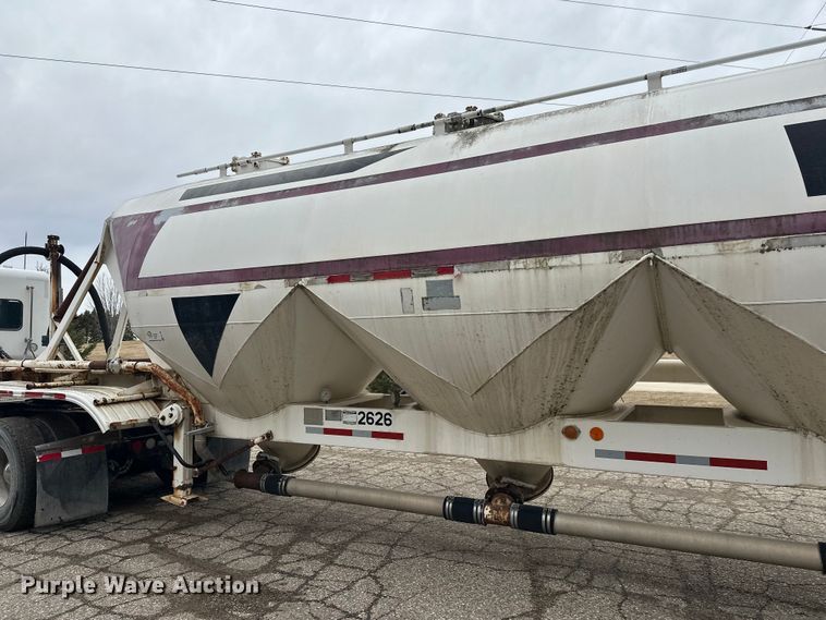 image for item FK1764 1989 Fruehauf HAB-T2-J 1000 pneumatic dry bulk trailer