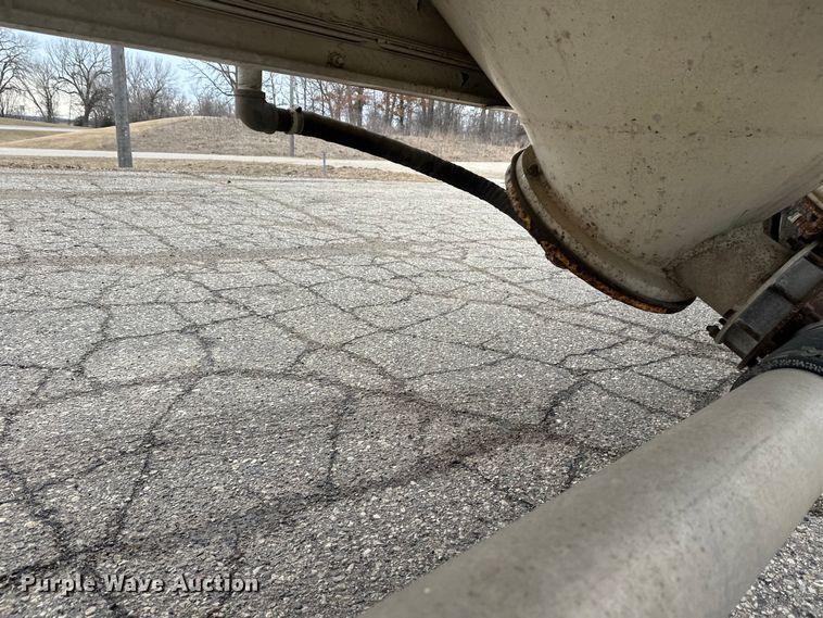 image for item FK1764 1989 Fruehauf HAB-T2-J 1000 pneumatic dry bulk trailer