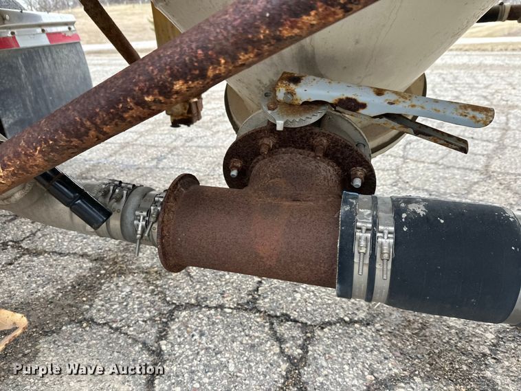 image for item FK1764 1989 Fruehauf HAB-T2-J 1000 pneumatic dry bulk trailer