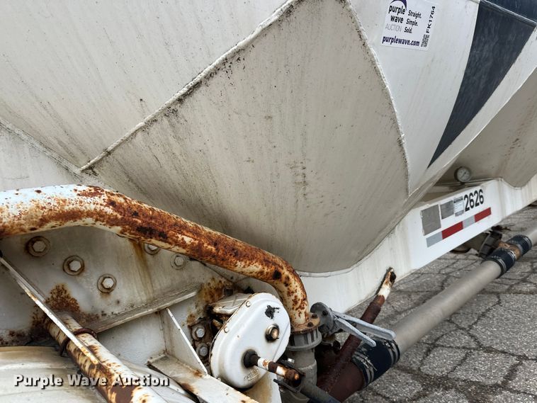 image for item FK1764 1989 Fruehauf HAB-T2-J 1000 pneumatic dry bulk trailer