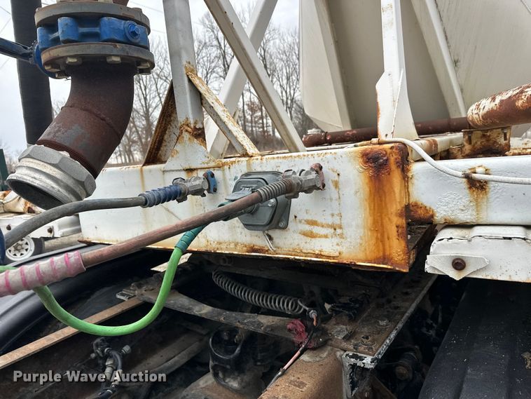 image for item FK1764 1989 Fruehauf HAB-T2-J 1000 pneumatic dry bulk trailer