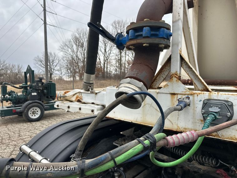 image for item FK1764 1989 Fruehauf HAB-T2-J 1000 pneumatic dry bulk trailer