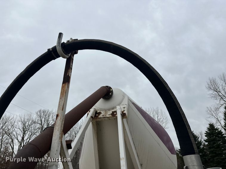 image for item FK1764 1989 Fruehauf HAB-T2-J 1000 pneumatic dry bulk trailer