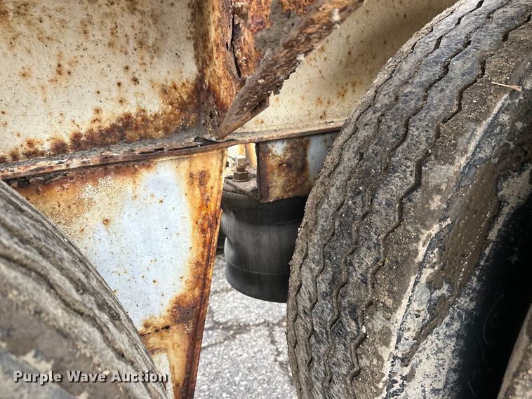 image for item FK1764 1989 Fruehauf HAB-T2-J 1000 pneumatic dry bulk trailer