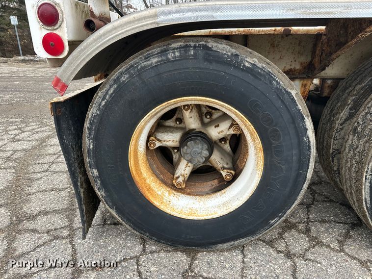 image for item FK1764 1989 Fruehauf HAB-T2-J 1000 pneumatic dry bulk trailer