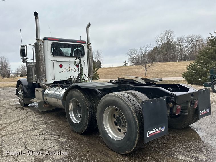 image for item FK1769 2006 Peterbilt 379 semi truck