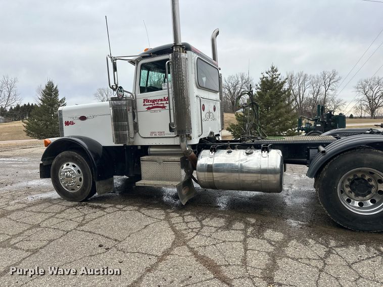 image for item FK1769 2006 Peterbilt 379 semi truck