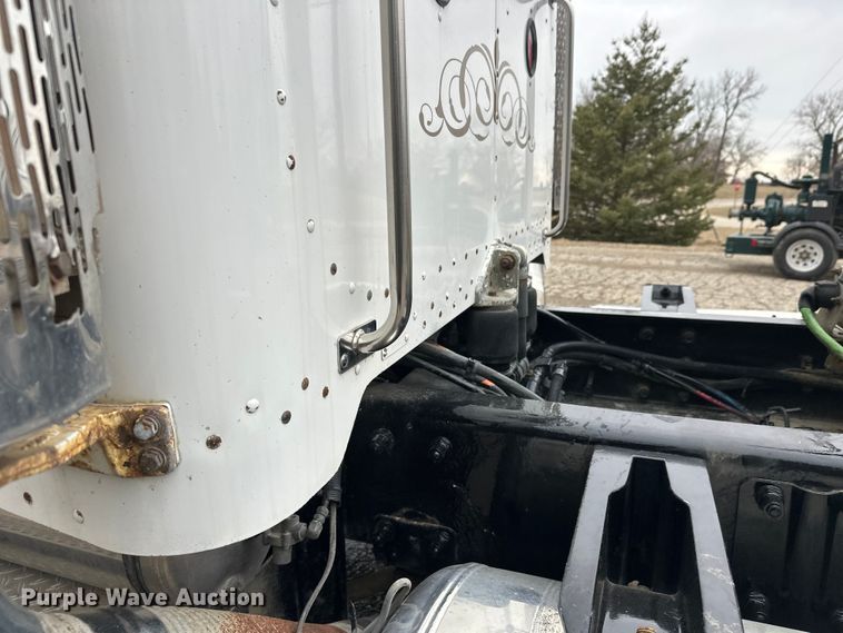 image for item FK1769 2006 Peterbilt 379 semi truck