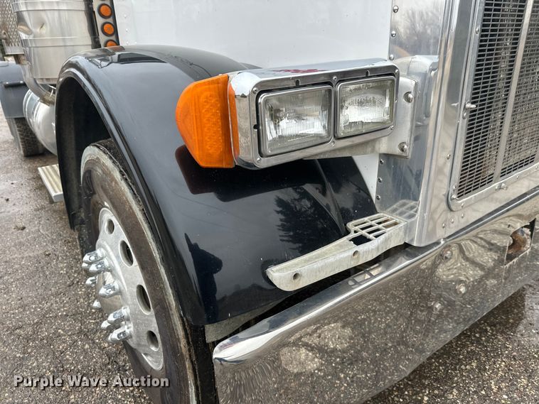 image for item FK1769 2006 Peterbilt 379 semi truck