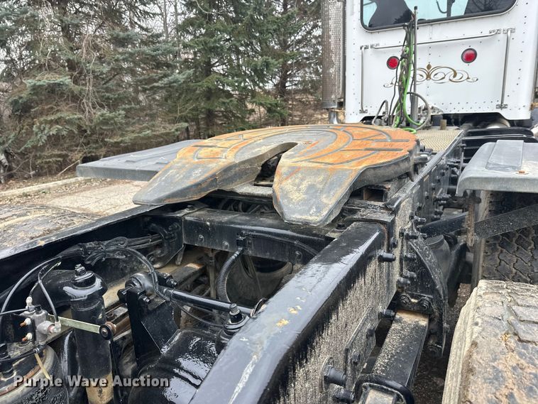 image for item FK1769 2006 Peterbilt 379 semi truck