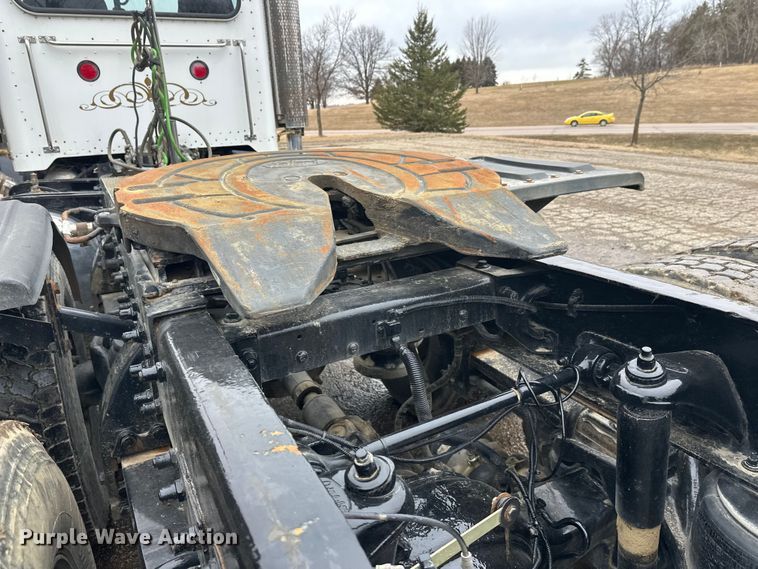 image for item FK1769 2006 Peterbilt 379 semi truck