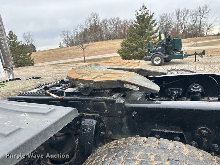 image for item FK1769 2006 Peterbilt 379 semi truck