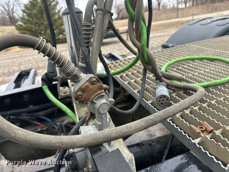 image for item FK1769 2006 Peterbilt 379 semi truck