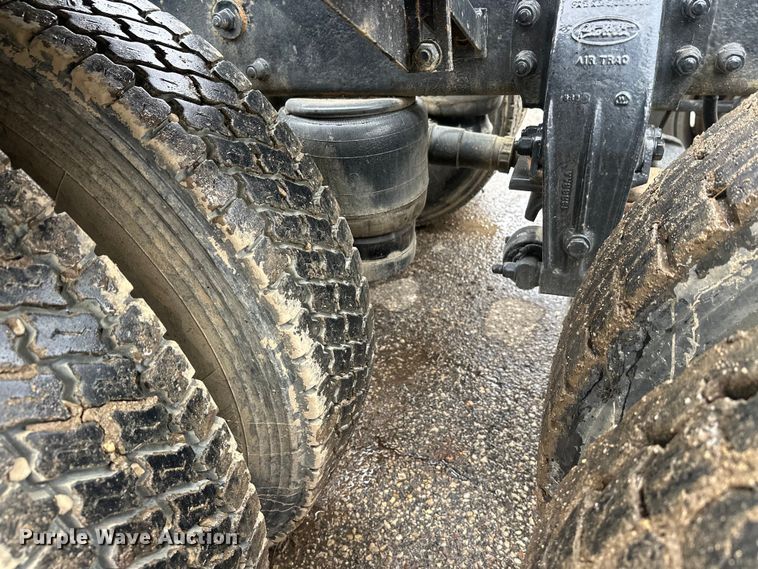 image for item FK1769 2006 Peterbilt 379 semi truck