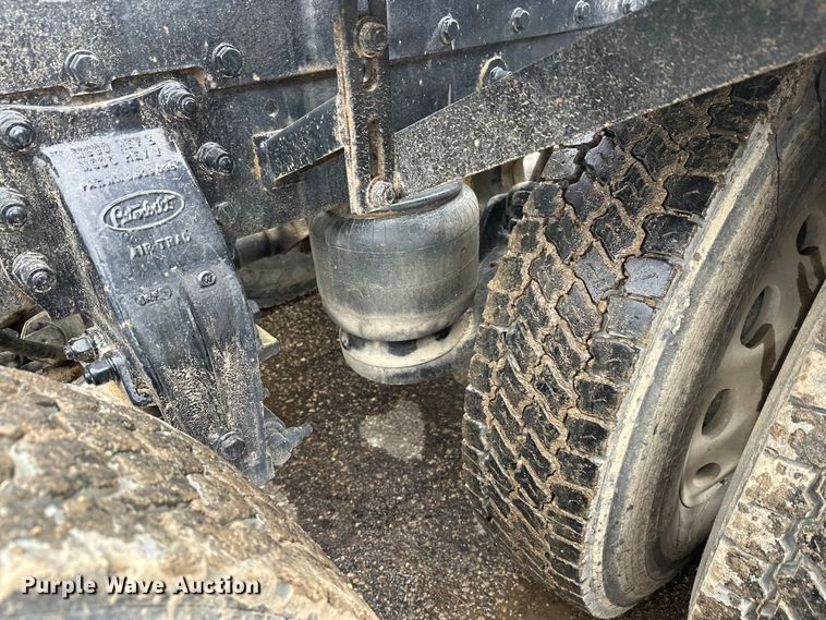 image for item FK1769 2006 Peterbilt 379 semi truck