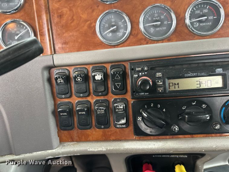 image for item FK1769 2006 Peterbilt 379 semi truck