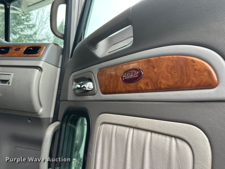 image for item FK1769 2006 Peterbilt 379 semi truck