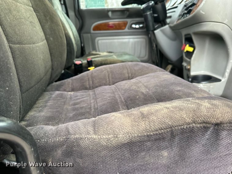 image for item FK1769 2006 Peterbilt 379 semi truck