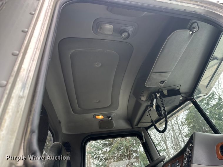 image for item FK1769 2006 Peterbilt 379 semi truck