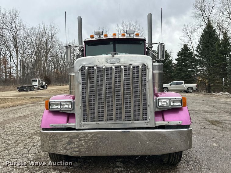 image for item FK1770 1999 Peterbilt 379 semi truck