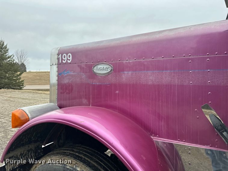 image for item FK1770 1999 Peterbilt 379 semi truck