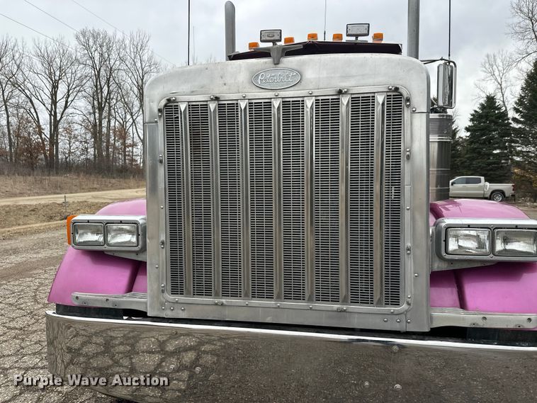 image for item FK1770 1999 Peterbilt 379 semi truck