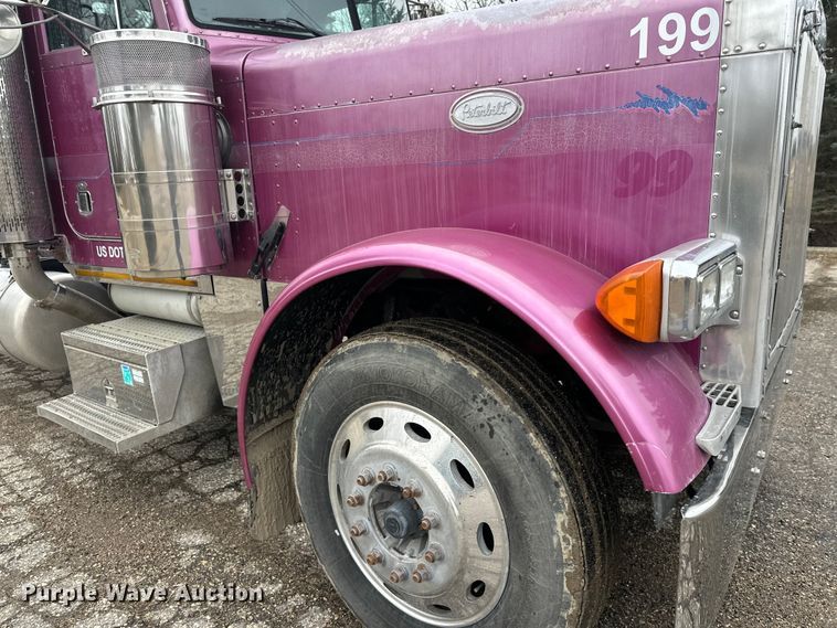 image for item FK1770 1999 Peterbilt 379 semi truck