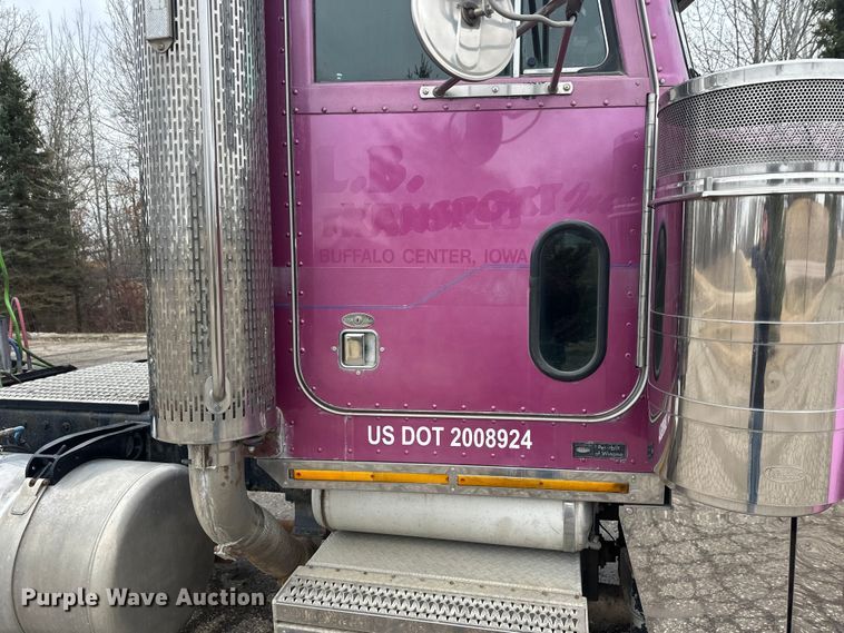 image for item FK1770 1999 Peterbilt 379 semi truck