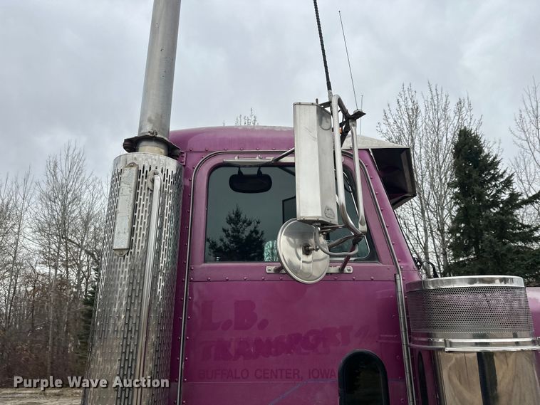 image for item FK1770 1999 Peterbilt 379 semi truck