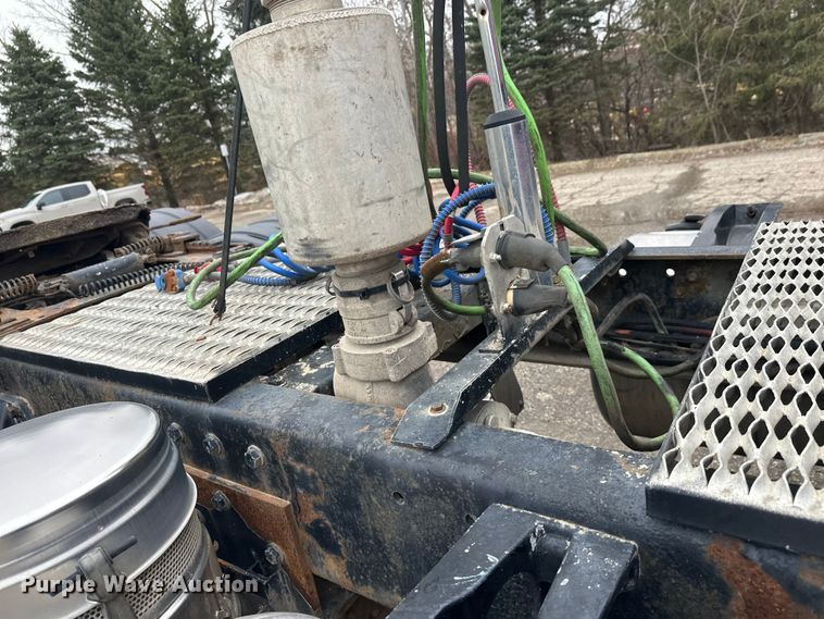 image for item FK1770 1999 Peterbilt 379 semi truck