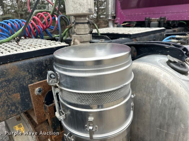 image for item FK1770 1999 Peterbilt 379 semi truck