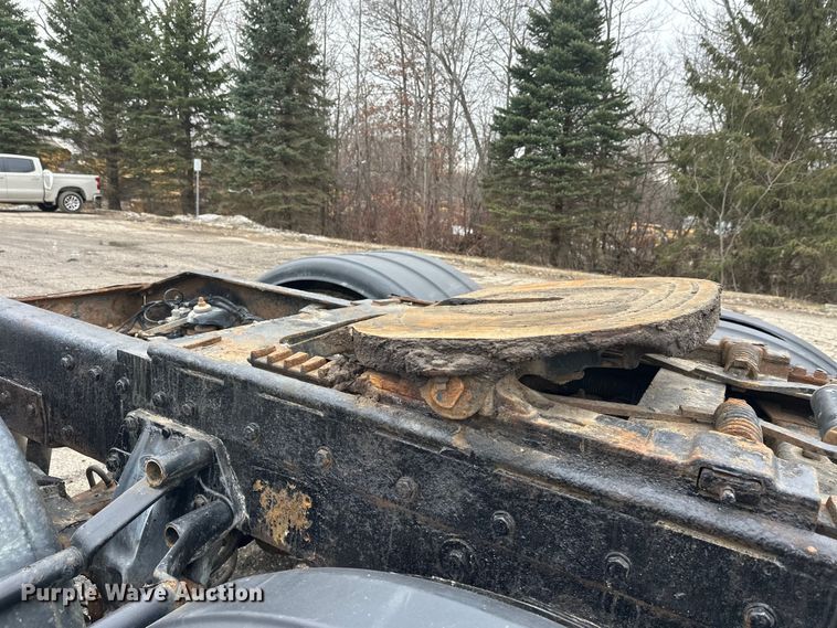 image for item FK1770 1999 Peterbilt 379 semi truck