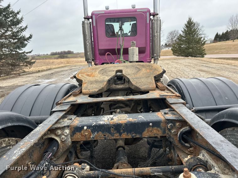 image for item FK1770 1999 Peterbilt 379 semi truck