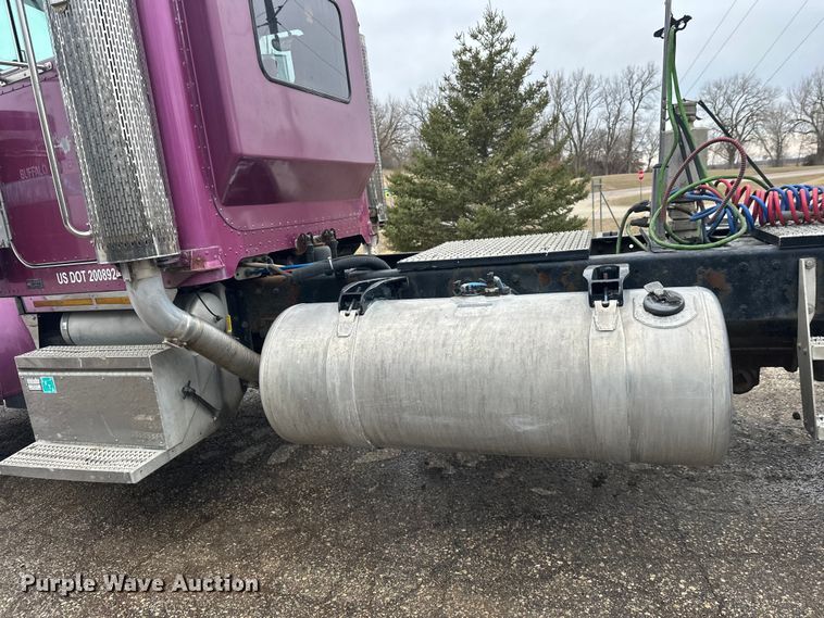 image for item FK1770 1999 Peterbilt 379 semi truck