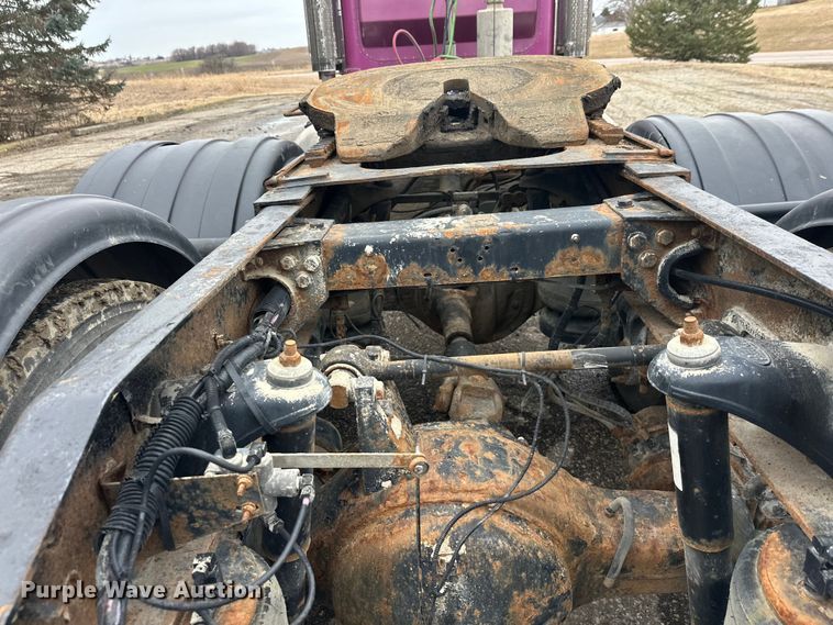 image for item FK1770 1999 Peterbilt 379 semi truck