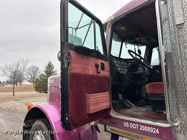 image for item FK1770 1999 Peterbilt 379 semi truck