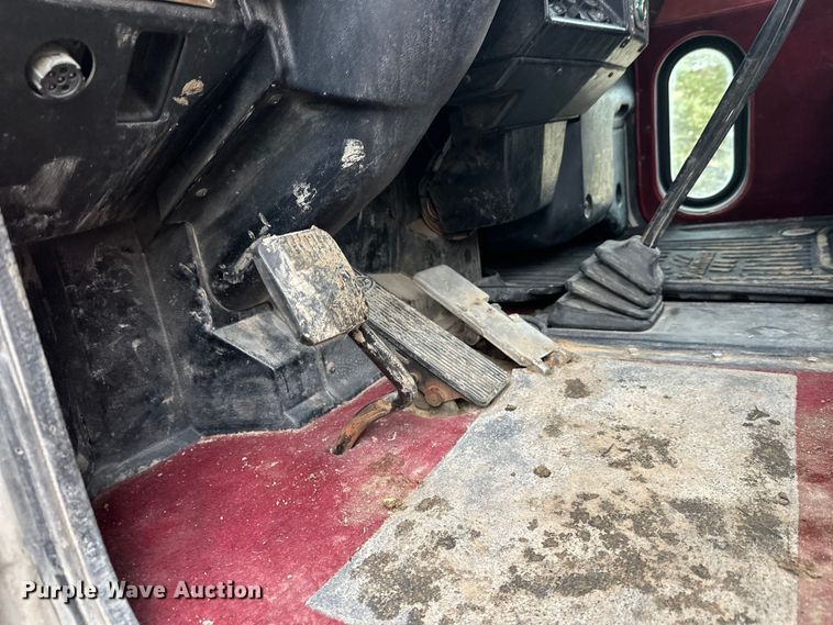 image for item FK1770 1999 Peterbilt 379 semi truck