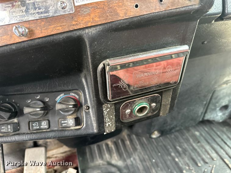 image for item FK1770 1999 Peterbilt 379 semi truck