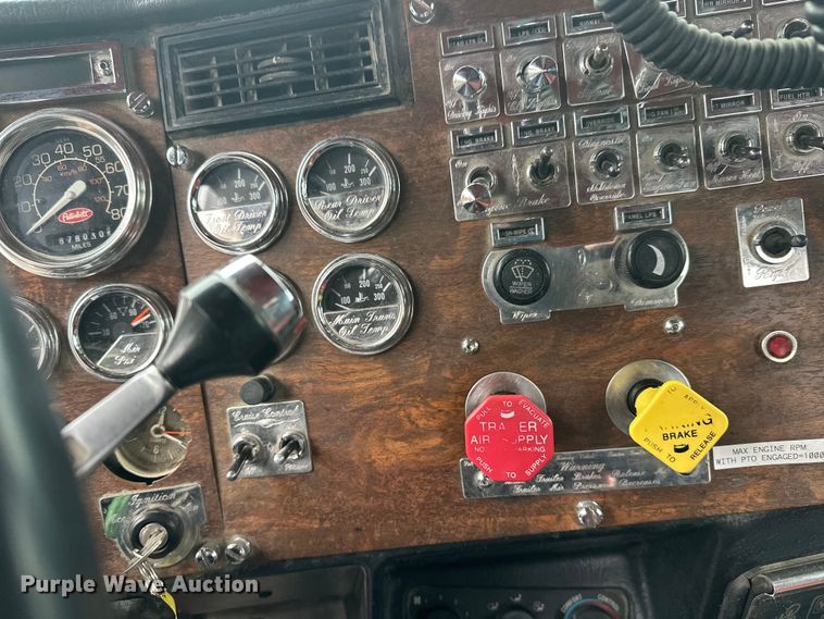 image for item FK1770 1999 Peterbilt 379 semi truck