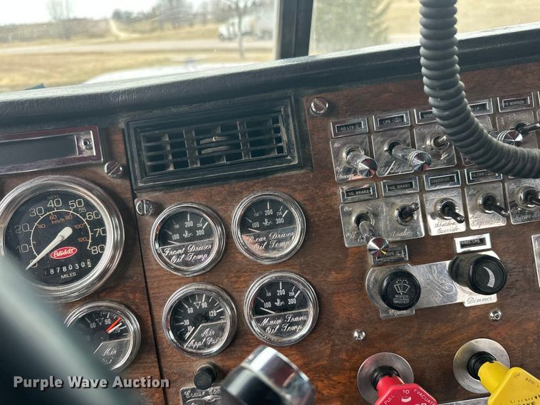 image for item FK1770 1999 Peterbilt 379 semi truck